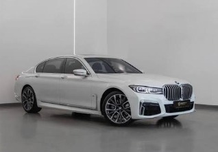 BMW740 2